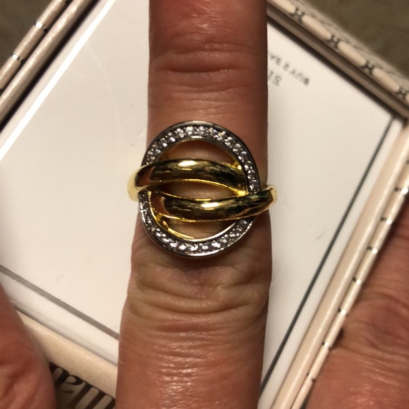 Brand 🆕💖💖💖 DILLARD’S ring - Picture 5 of 10